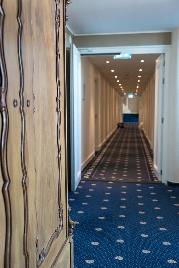 Strandhotel Nassau-Bergen Bergen aan Zee Esterno foto