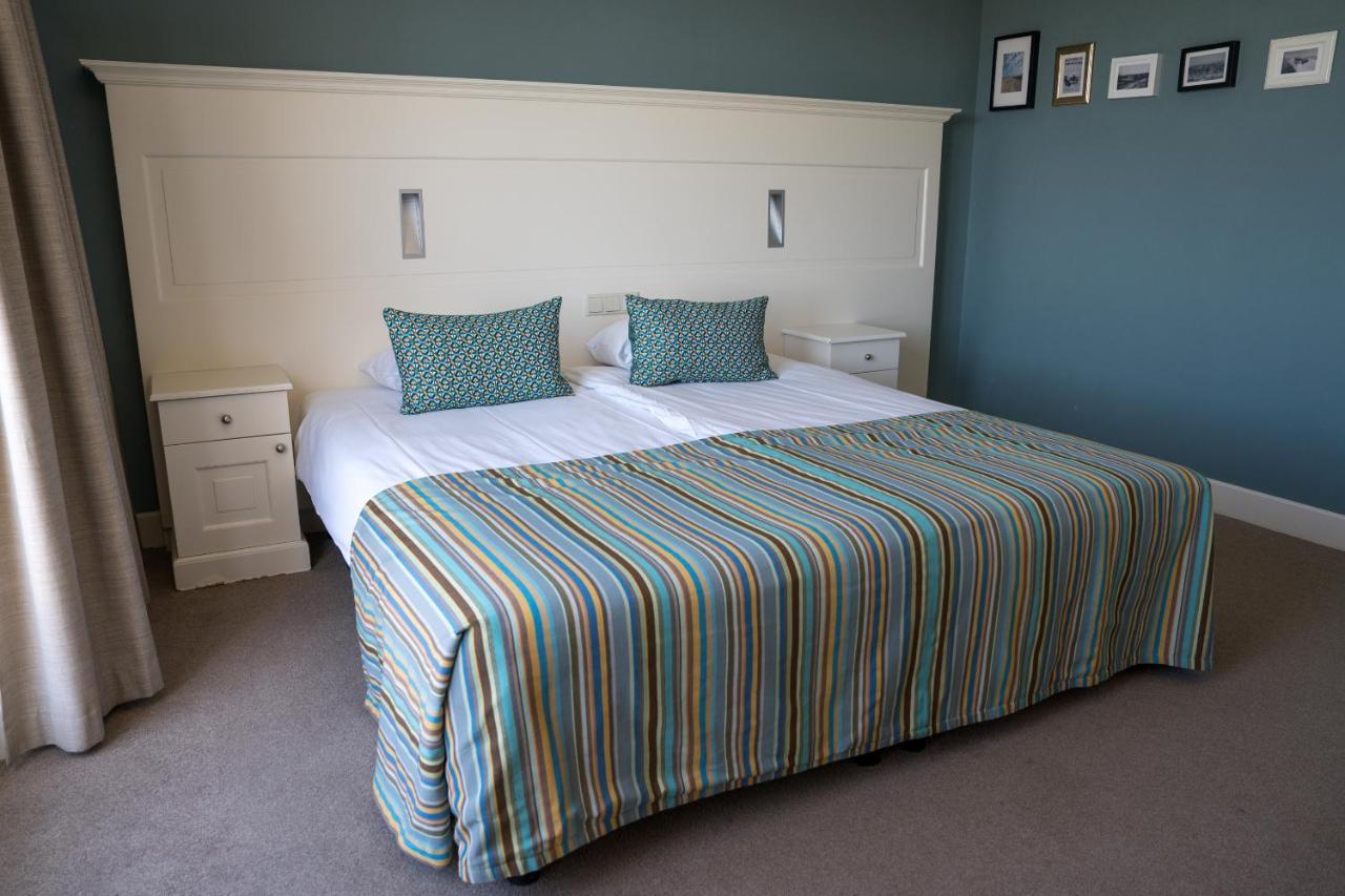 Strandhotel Nassau-Bergen Bergen aan Zee Esterno foto