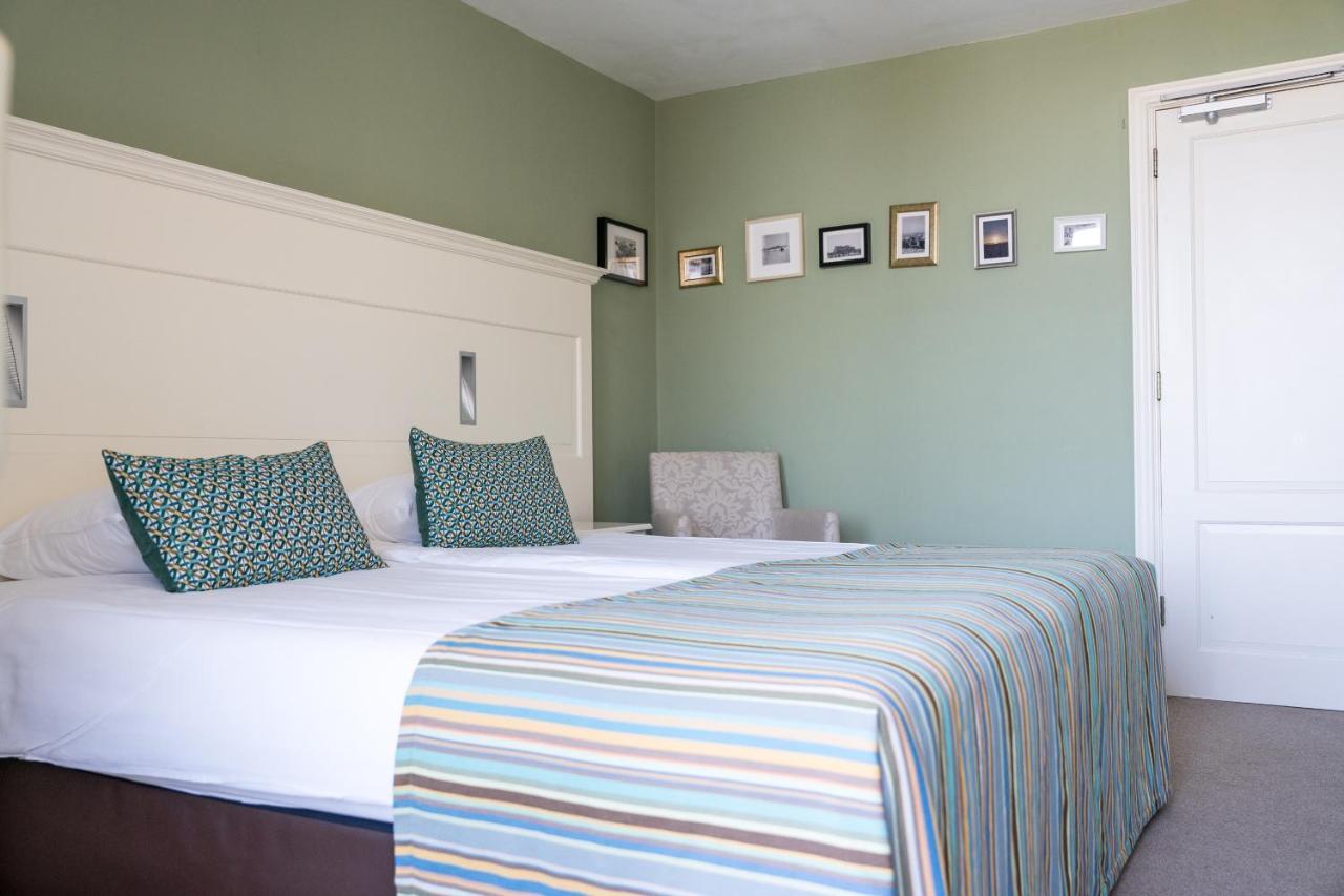 Strandhotel Nassau-Bergen Bergen aan Zee Esterno foto