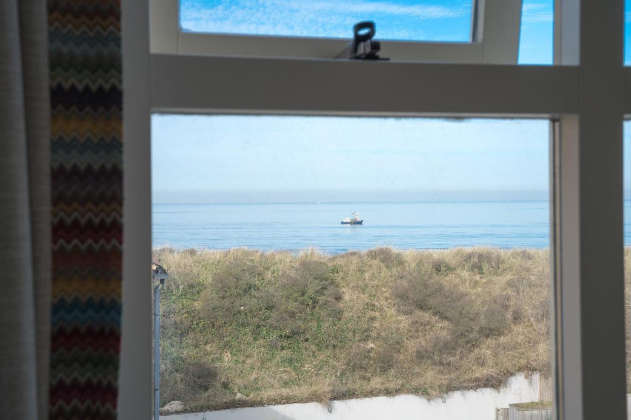 Strandhotel Nassau-Bergen Bergen aan Zee Esterno foto