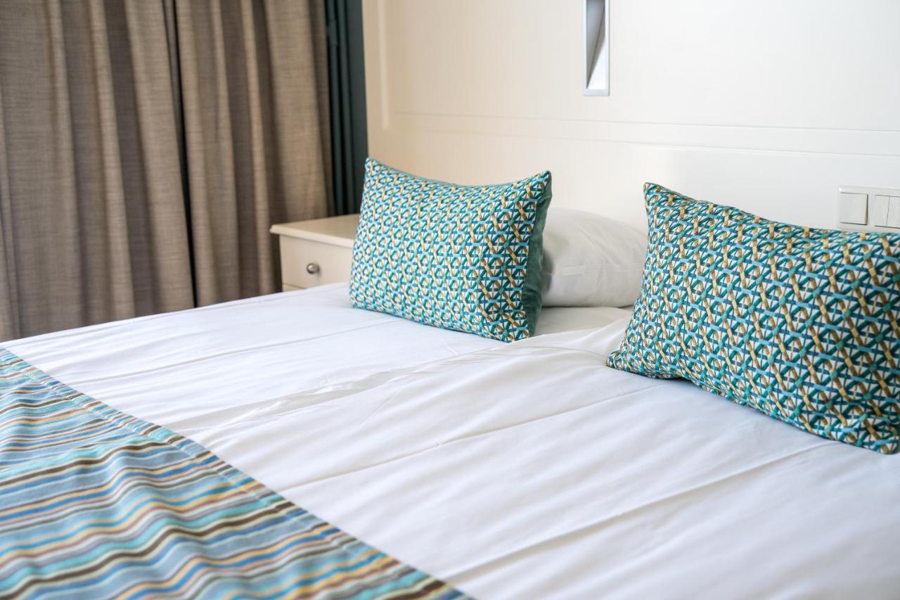 Strandhotel Nassau-Bergen Bergen aan Zee Esterno foto