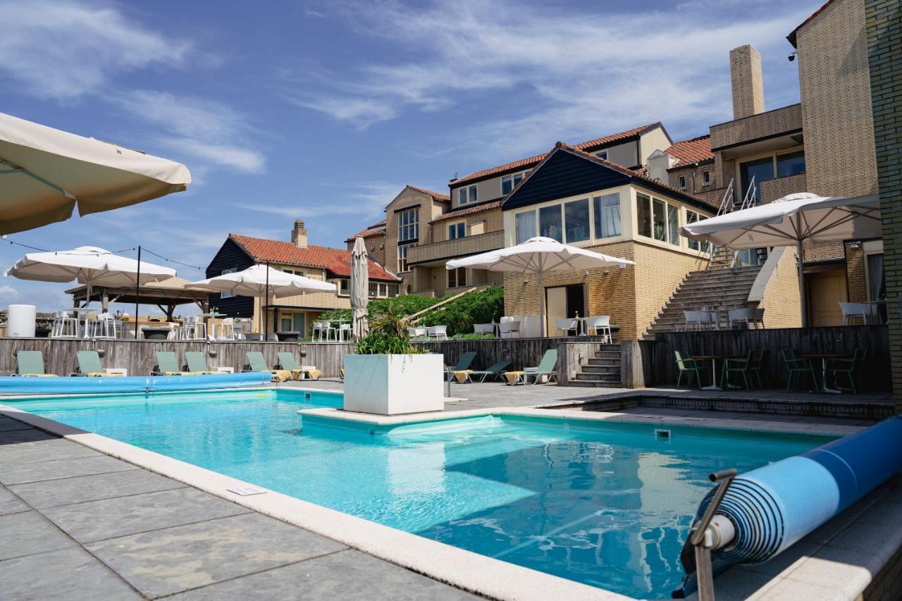 Strandhotel Nassau-Bergen Bergen aan Zee Esterno foto